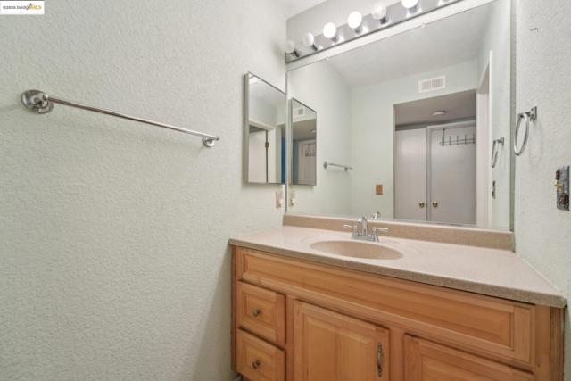 Image 15 of 26 For 740 Canyon Oaks Dr  A