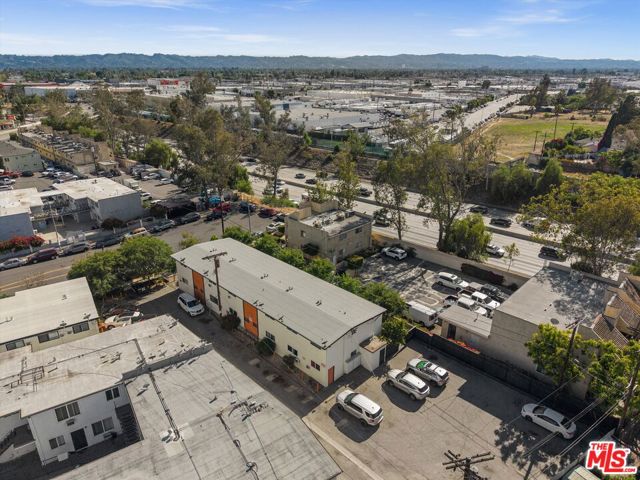 12515 Saticoy Street photo 6