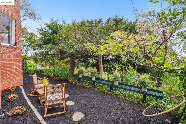 80 Oak Ridge Rd, Berkeley CA: https://media.crmls.org/mediaz/a941e74c-7c18-47a1-b149-1778c2c998c5.jpg