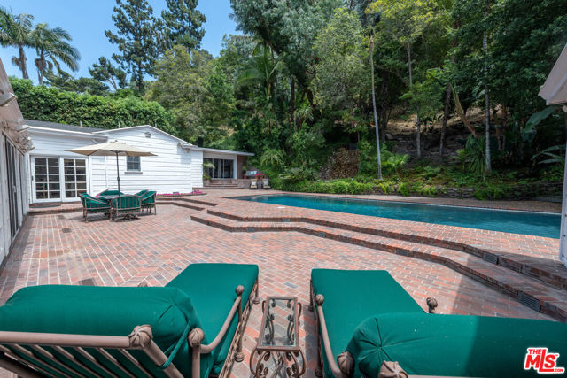 1148 COLDWATER CANYON Drive, Beverly Hills CA: https://media.crmls.org/mediaz/a941ed78-113b-4300-a1ac-de8410d7185b.jpg