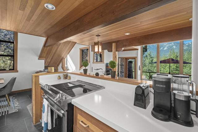 54789 Wildwood Drive, Idyllwild CA: https://media.crmls.org/mediaz/a94258c6-8e04-4994-bba5-04a6da2ca93f.jpg