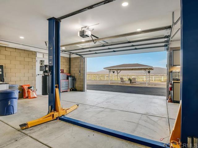31755 Rancho Vista Road, Temecula CA: https://media.crmls.org/mediaz/a943827e-67d9-402a-9ea5-a159db7413de.jpg