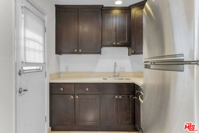 2404 Ocean Park Boulevard, Santa Monica CA: https://media.crmls.org/mediaz/a943dc09-99cf-4552-a409-c91b0954132d.jpg