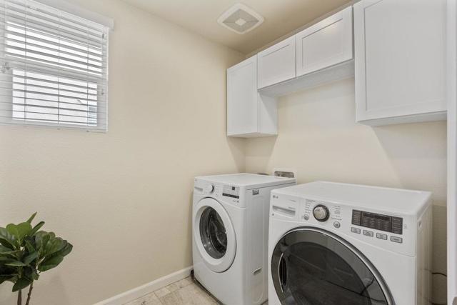 130 Lusitano Way, Gilroy CA: https://media.crmls.org/mediaz/a9442f3f-cb52-4cf9-a755-bae3d7e11e0c.jpg