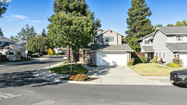 3841 Kamp Dr, Pleasanton CA: https://media.crmls.org/mediaz/a944624e-146d-4fbb-b007-ce7d67b50248.jpg