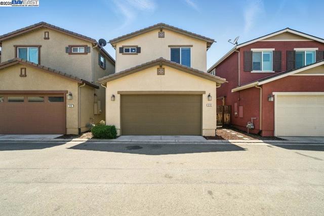 218 Stratus Cmn, Livermore CA: https://media.crmls.org/mediaz/a9446d87-71ad-4490-a69f-0455af42d7c4.jpg