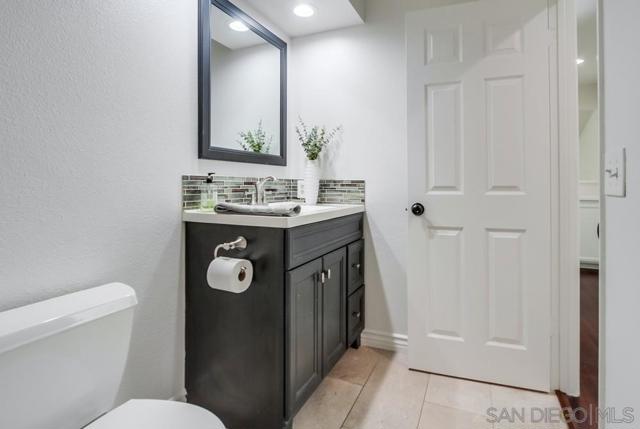 12709 Treeridge Ter, Poway CA: https://media.crmls.org/mediaz/a944c1e8-bdbf-4e1b-997f-d60c3506e1af.jpg