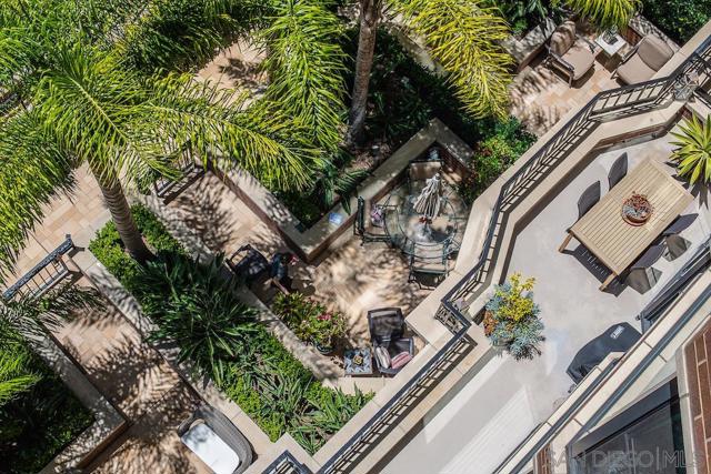 500 W Harbor Dr, San Diego CA: https://media.crmls.org/mediaz/a944f055-094c-48a8-b10c-cfb20f5ac2a1.jpg