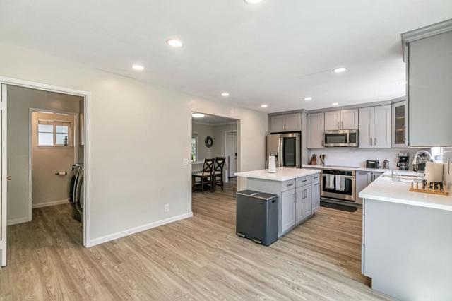 2739 Saint Giles Lane, Mountain View CA: https://media.crmls.org/mediaz/a9458193-3991-4bb7-ac2d-2f3ccd6d11e2.jpg