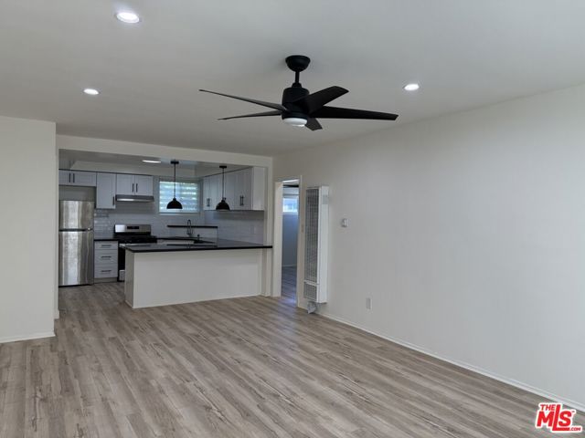 25226 Loytan Street, Torrance, California 90505, 2 Bedrooms Bedrooms, ,1 BathroomBathrooms,Residential Lease,Sold,Loytan,25575827