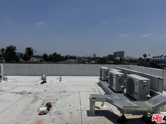 14728 Friar Street, Van Nuys CA: https://media.crmls.org/mediaz/a945fc7a-e720-4c4e-95e1-ec6460bf4257.jpg