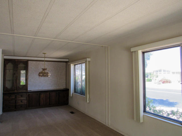 39640 Desert Greens E Drive, Palm Desert CA: https://media.crmls.org/mediaz/a946dbc7-c5fc-4495-9a48-e18ba52f7b24.jpg