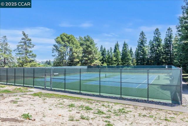1666 Brush Creek Pl, Danville CA: https://media.crmls.org/mediaz/a9485fb5-3457-4bfc-8707-e8c538a99732.jpg