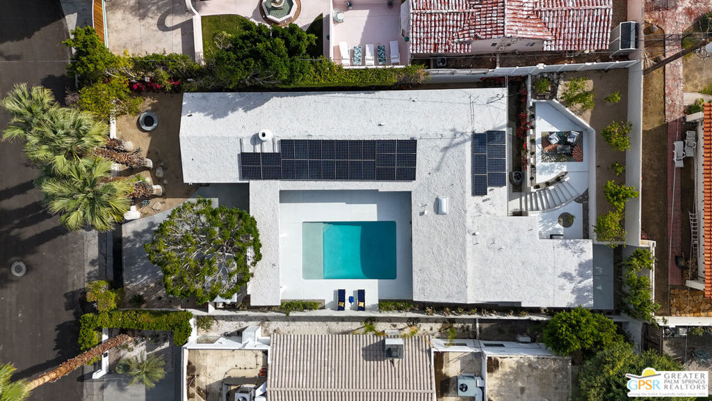 https://media.crmls.org/mediaz/a9486f93-e2ed-4702-bb78-dc935727b91d.jpg?preset=X-Large