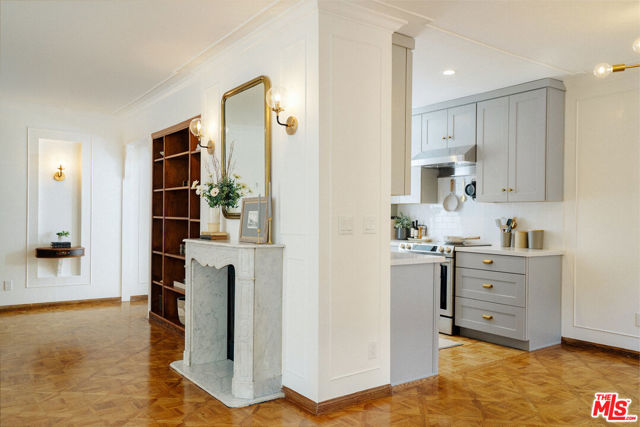 1242 S Barrington Avenue, Los Angeles CA: https://media.crmls.org/mediaz/a948a32c-e6ad-4e87-800c-a09b24e207cd.jpg