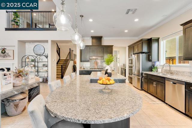 363 Fletcher Lane, Brentwood CA: https://media.crmls.org/mediaz/a948cab1-97d5-47a2-a622-7471de3a44f1.jpg
