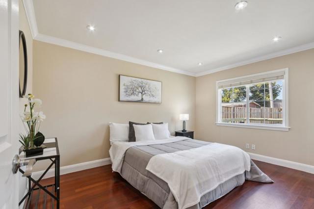 1662 Washington Street, San Mateo CA: https://media.crmls.org/mediaz/a948d574-cf17-475b-a9a4-6a4999087fbb.jpg