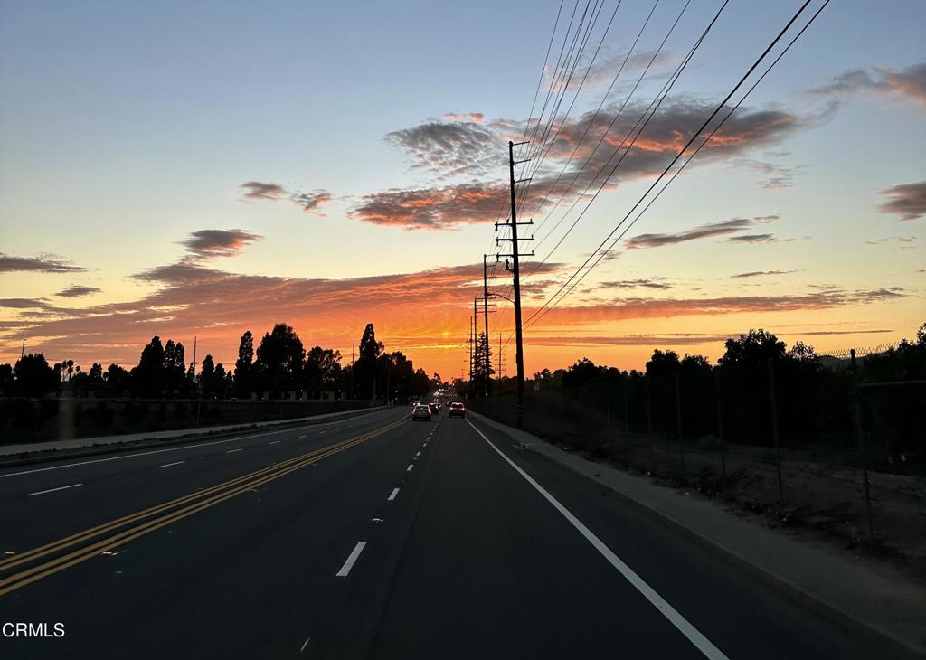 https://media.crmls.org/mediaz/a9498f6f-0406-481f-86cb-0d5a1974cdcd.jpg?preset=X-Large