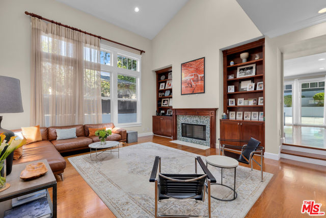 1712 CURTIS Avenue, Manhattan Beach CA: https://media.crmls.org/mediaz/a949b5cf-9928-4062-b0ec-60682fc164bf.jpg