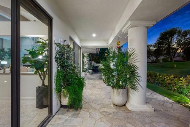 55197 Southern, La Quinta CA: https://media.crmls.org/mediaz/a94a5670-0f64-4ba0-b25c-0ad6f37d7b6b.jpg