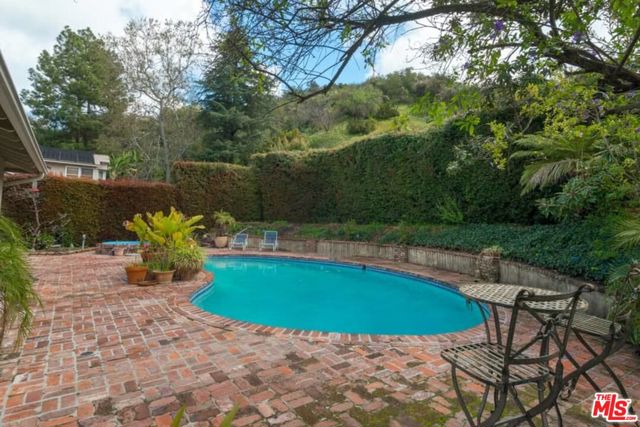 3480 MANDEVILLE CANYON Road, Los Angeles CA: https://media.crmls.org/mediaz/a94b129b-9aae-43ed-817c-a8ae32a0d9f6.jpg