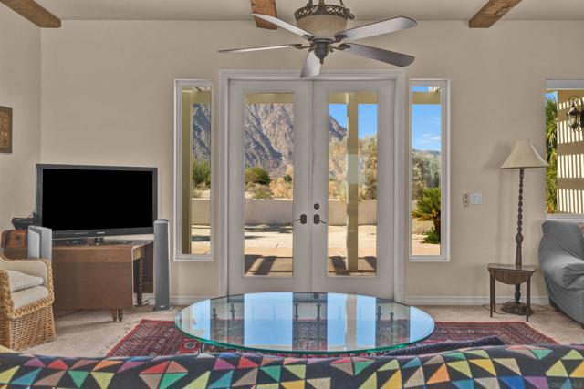 341 Ocotillo Cir, Borrego Springs CA: https://media.crmls.org/mediaz/a94b5733-85e5-43c7-b2fb-a39c363332f7.jpg