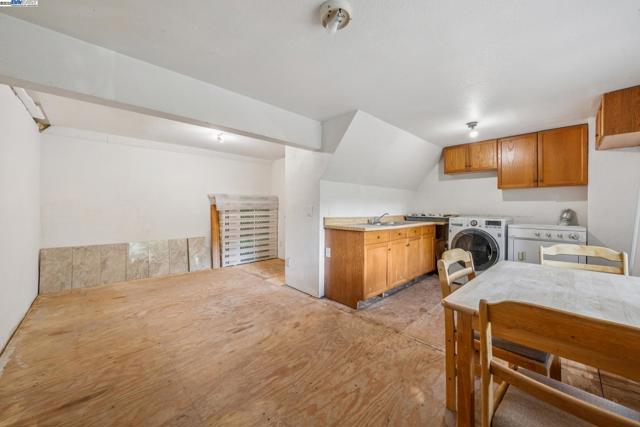 7171 HOMEWOOD DRIVE, Oakland CA: https://media.crmls.org/mediaz/a94bdd34-3ce8-4242-9aac-c1d5f3a746e0.jpg