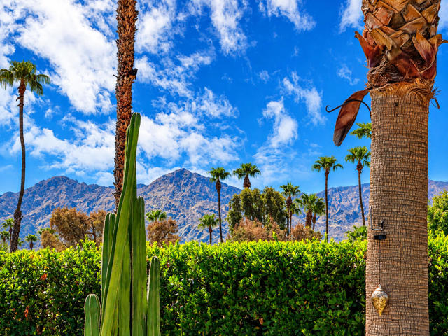 58 Sutton Place E, Palm Desert, CA 92211