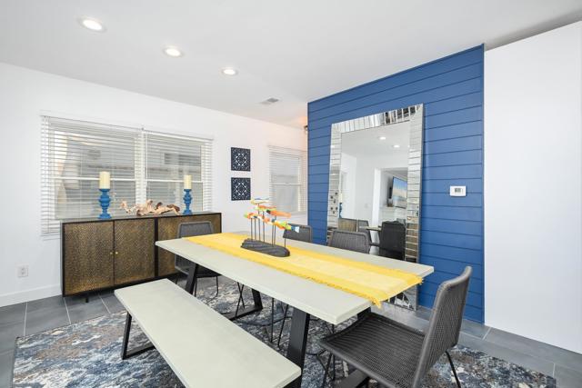 206 E E Oceanfront, Newport Beach CA: https://media.crmls.org/mediaz/a94c1e95-c510-4071-aa84-efab69261411.jpg