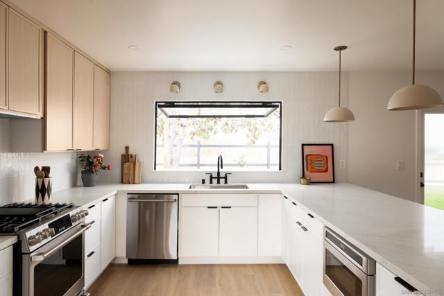 1776 Archer St, San Diego CA: https://media.crmls.org/mediaz/a94c92f3-bb48-421a-96e1-40135d8f11b8.jpg