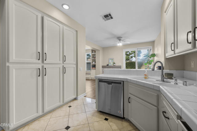 Detail Gallery Image 14 of 48 For 5297 Paseo Ricoso, Camarillo,  CA 93012 - 3 Beds | 2/1 Baths