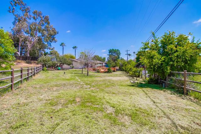 2167 Reineman Road, Fallbrook CA: https://media.crmls.org/mediaz/a94ccfab-605f-427f-a8e3-748a86c29ffa.jpg