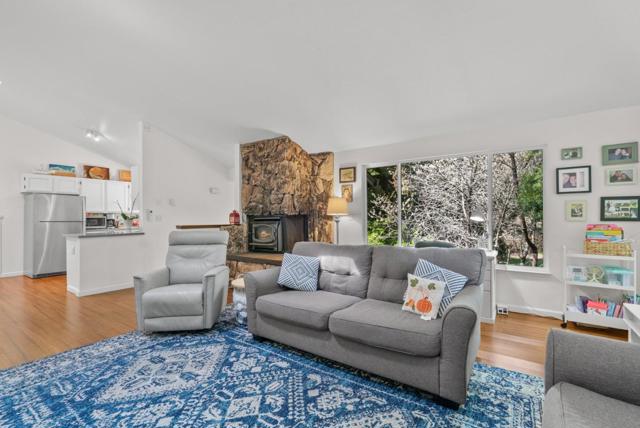 903 Redwood Drive, Aptos CA: https://media.crmls.org/mediaz/a94d15f4-e808-4300-956e-5bb83dd3329d.jpg