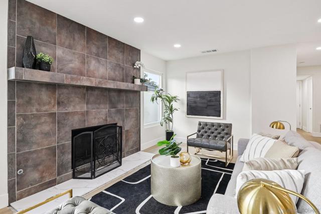 664 Crescent Dr, Chula Vista CA: https://media.crmls.org/mediaz/a94d4d98-3de2-48ff-9bad-ce852deb5bc7.jpg