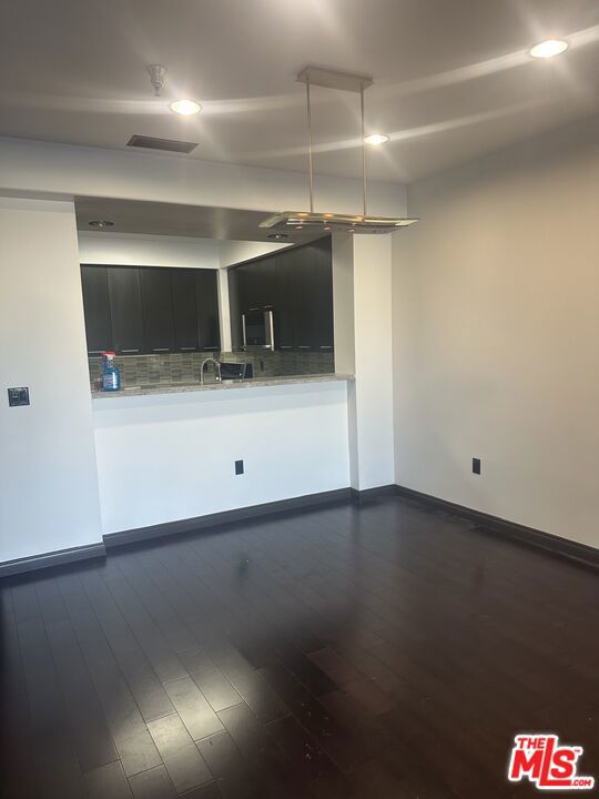 520 S Kingsley Drive, Los Angeles CA: https://media.crmls.org/mediaz/a94d559a-6067-4e57-a48d-79dad8e425cf.jpg
