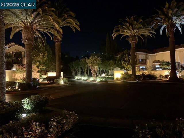 122 Cortona Dr, San Ramon CA: https://media.crmls.org/mediaz/a94ea22b-76fe-4117-9f35-4ee38f05eec1.jpg