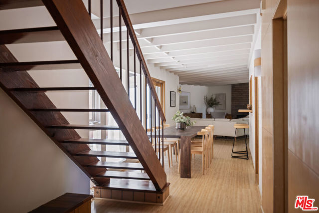 7349 Pacific View Drive, Los Angeles CA: https://media.crmls.org/mediaz/a94f16b1-b1d3-4f6e-9d53-dab7d8e7a86b.jpg