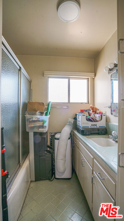 275 S Marengo Avenue, Pasadena CA: https://media.crmls.org/mediaz/a94f1ad5-19d4-402e-bbcb-e559f8f95003.jpg