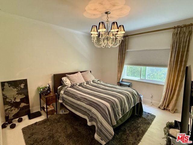 1228 N La Cienega Boulevard, West Hollywood CA: https://media.crmls.org/mediaz/a9500076-ebff-46cb-8dc8-b74caefcf514.jpg