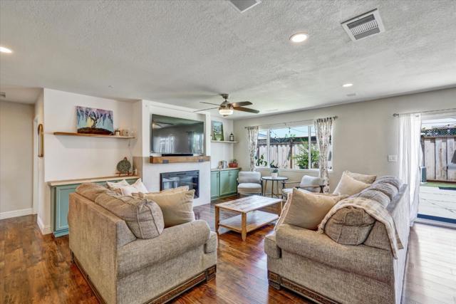 8100 Springdale Court, Gilroy CA: https://media.crmls.org/mediaz/a95017e9-696b-4c40-9a96-9b1e059587e3.jpg