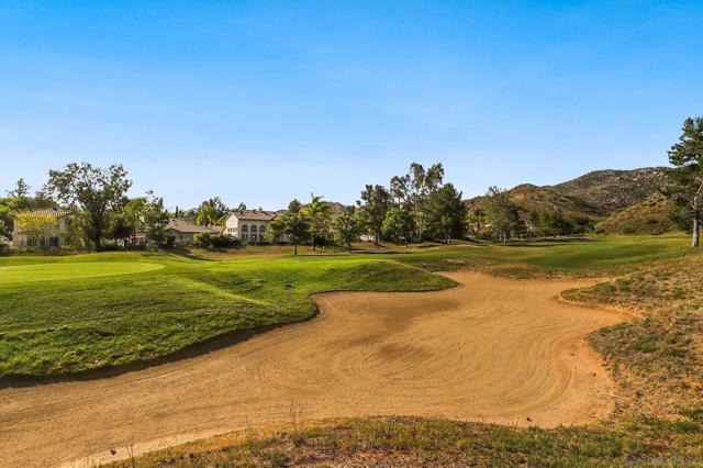 3140 Willow Creek Pl, Escondido CA: https://media.crmls.org/mediaz/a950475d-2c4c-4f7b-84c3-829f8912982b.jpg