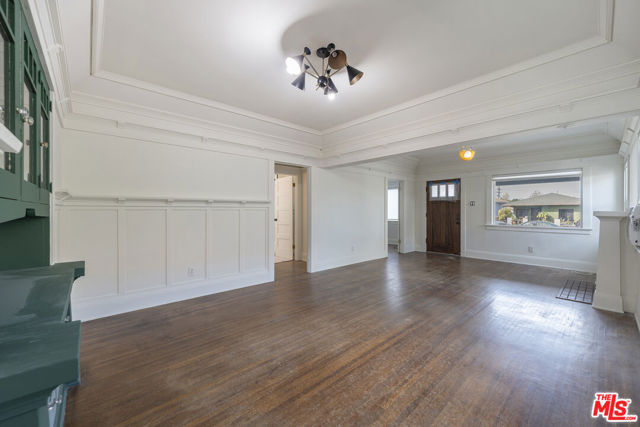 669 W Sepulveda Street, San Pedro CA: https://media.crmls.org/mediaz/a9504f3a-4858-4cca-859d-b06dc3273f09.jpg