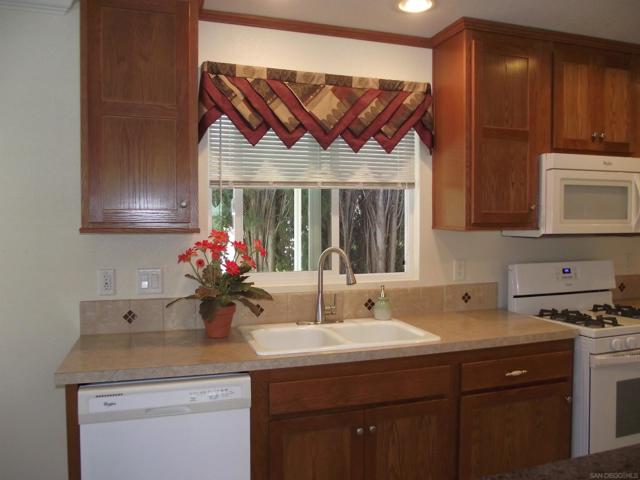 35109 Highway 79, Warner Springs CA: https://media.crmls.org/mediaz/a950dc35-97ae-432d-8491-ca190a106d50.jpg
