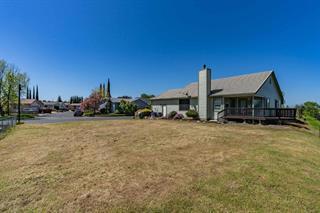 159 Mesa De Oro Circle, Sutter Creek CA: https://media.crmls.org/mediaz/a951075e-ae7d-4de6-9cbf-5871ed6579a7.jpg