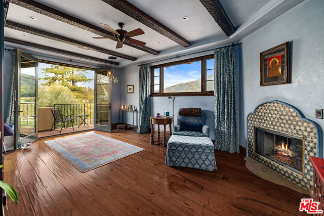 561 Saddle Lane, Ojai CA: https://media.crmls.org/mediaz/a95157ad-6570-43d6-a84a-6d4e32225830.jpg