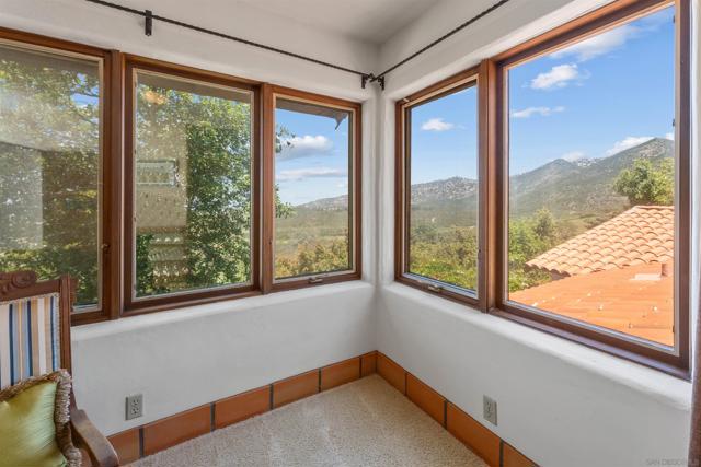 17156 Dos Hermanos, Poway CA: https://media.crmls.org/mediaz/a951b643-f077-4291-9208-bf382b5e334a.jpg