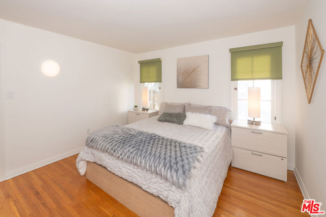263 Lamont Drive, Los Angeles CA: https://media.crmls.org/mediaz/a951ee9a-1eef-44e2-8b04-7560d83714a8.jpg