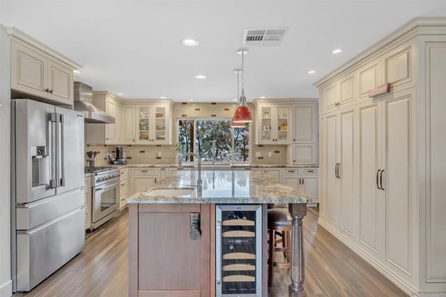 12845 Golden Way, Poway CA: https://media.crmls.org/mediaz/a952d3cf-4f41-4393-99bb-cbac85d85db2.jpg