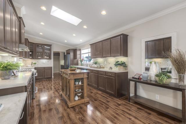 5188 Don Rodolfo Drive, Carlsbad CA: https://media.crmls.org/mediaz/a952e5d7-3134-46dd-b9c1-6c076915680a.jpg