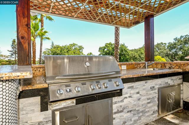 3698 De Rosa Ct, Concord CA: https://media.crmls.org/mediaz/a953153a-d2ae-4122-9753-5672c0fd0c15.jpg